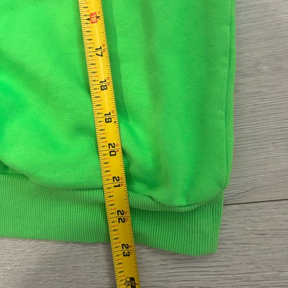 Alo Yoga Accolade Crew Neck Pullover in Green Glow - Picture 11 of 11